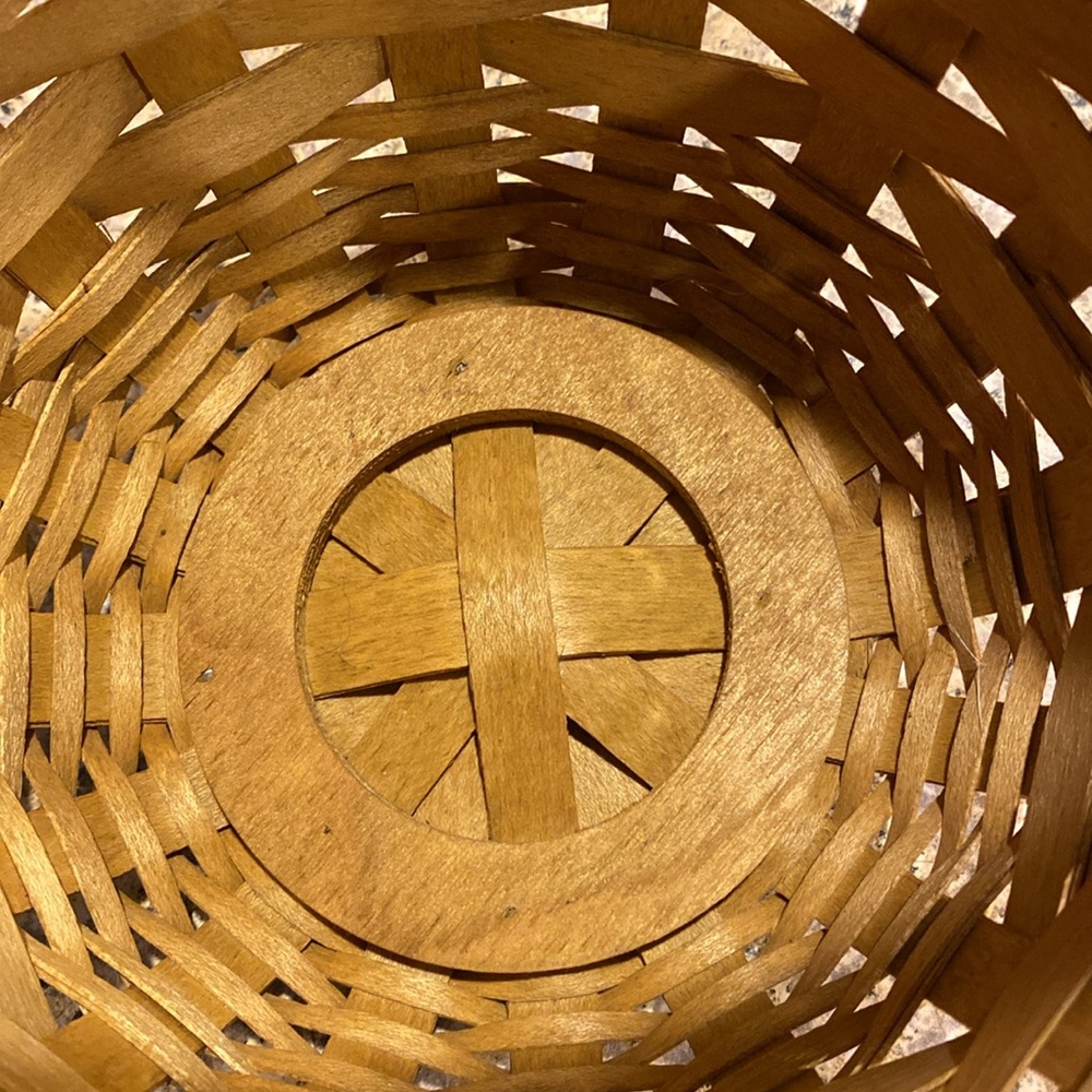 Longaberger Collectors Club Handmade Maple Basket 2004 Stationary Handle - Picture 9 of 17